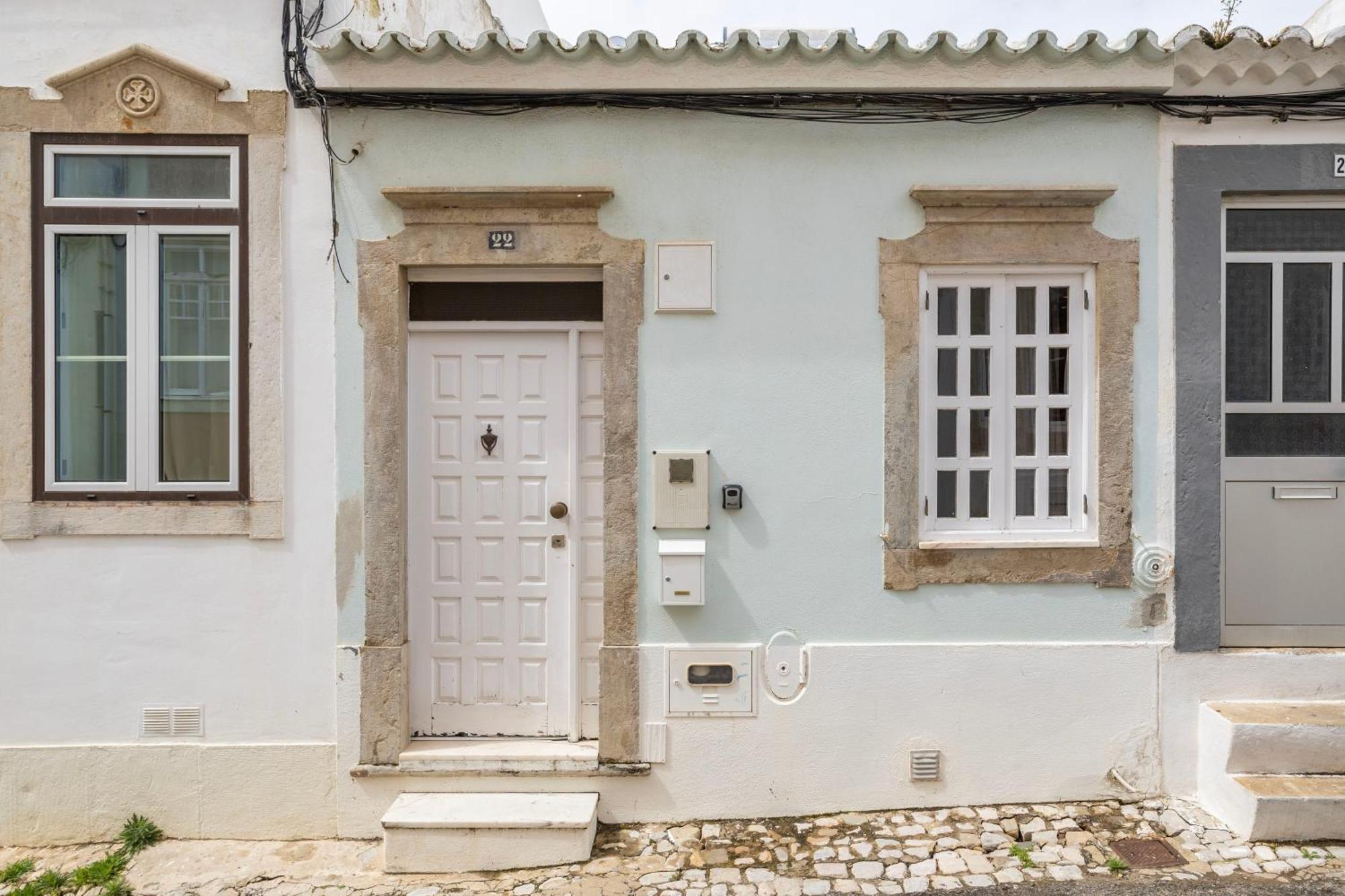 The Central Townhouse Фару Экстерьер фото